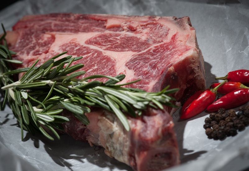 Carne vermelha - alimentos ricos em proteína para ganhar massa muscular